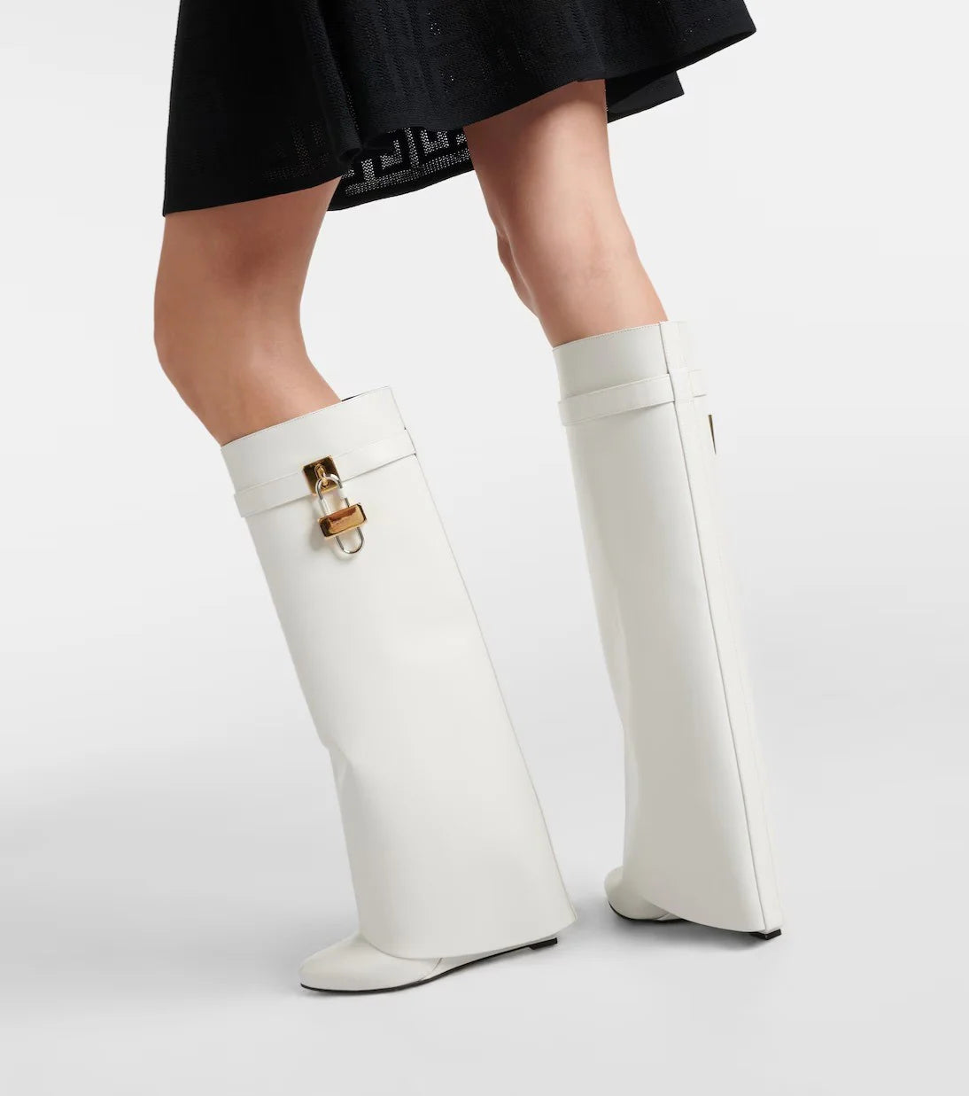 Bottes Sharkskin – Élégance & Confiance à Chaque Pas