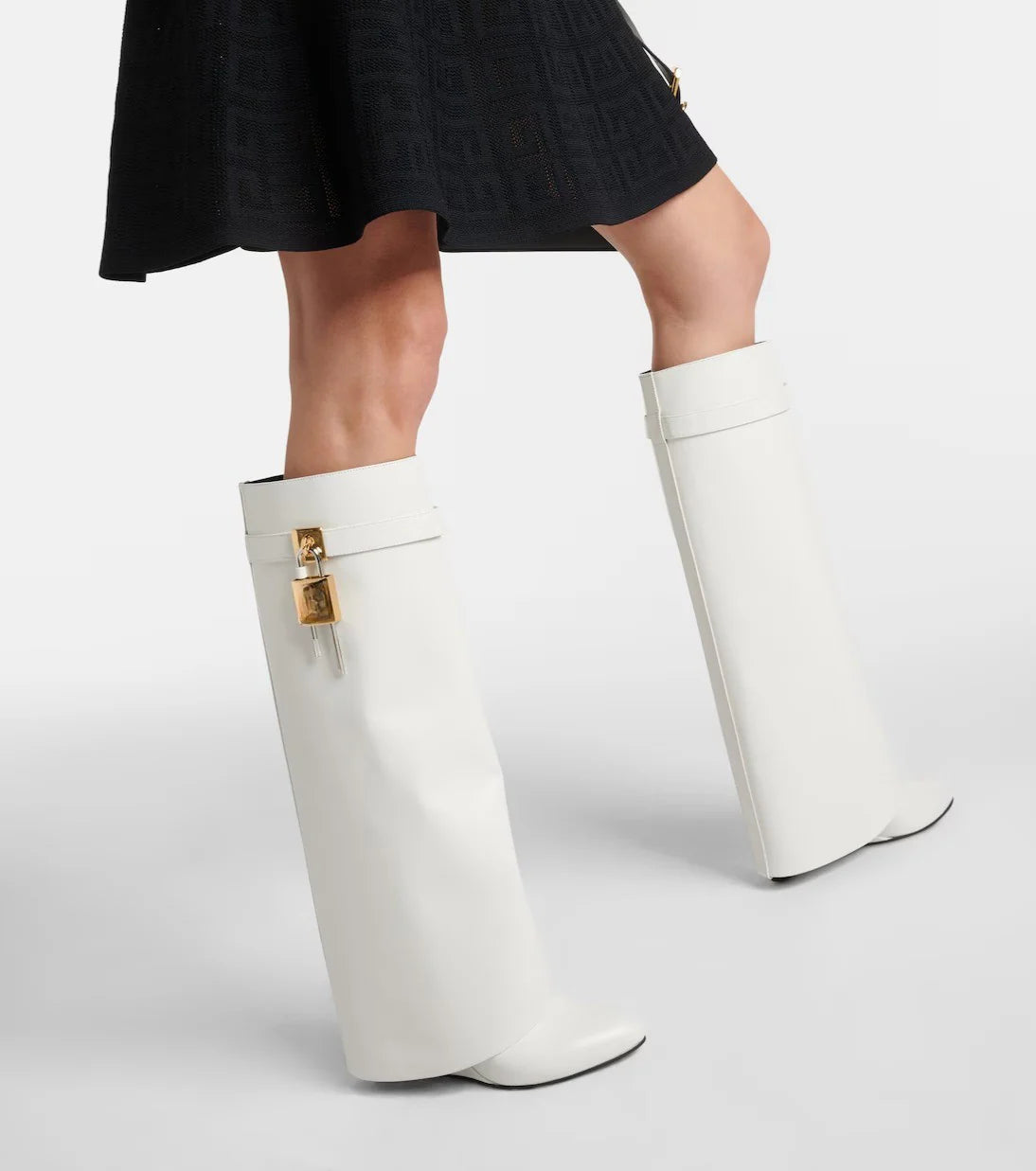Bottes Sharkskin – Élégance & Confiance à Chaque Pas