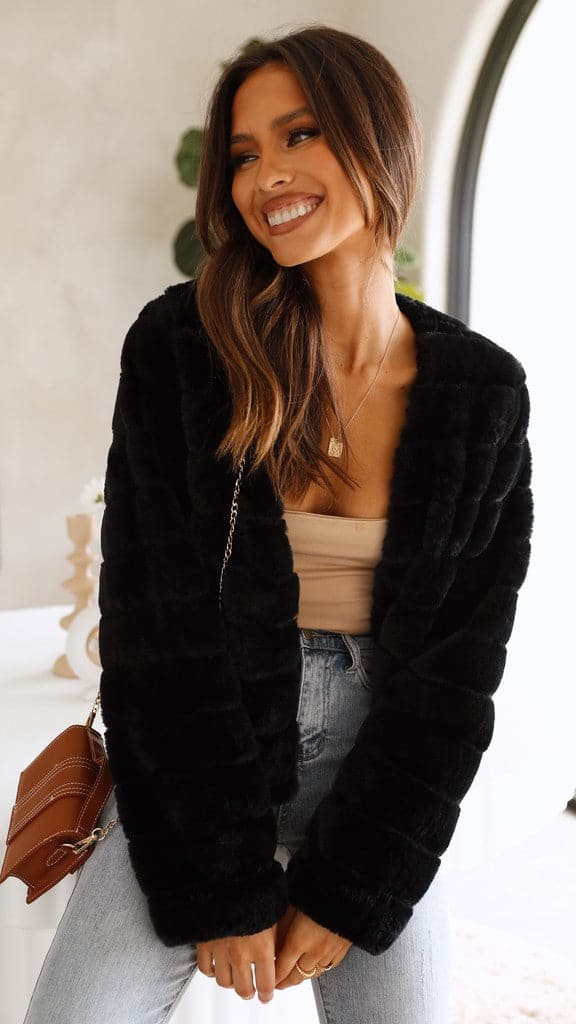 Veste en Fausse Fourrure – Élégance Confortable
