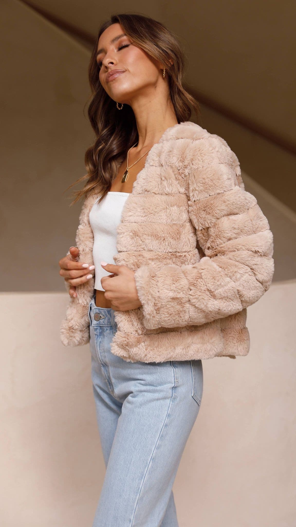 Veste en Fausse Fourrure – Élégance Confortable