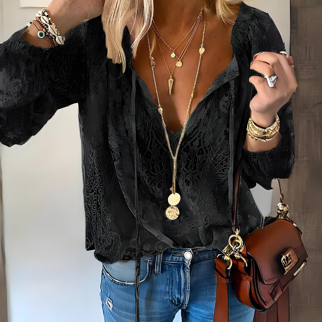 Blouse Bohème au Crochet – Élégance Aérienne