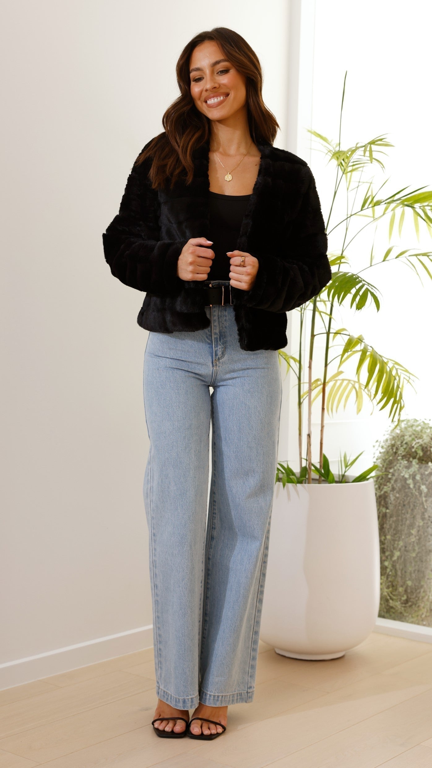 Veste en Fausse Fourrure – Élégance Confortable