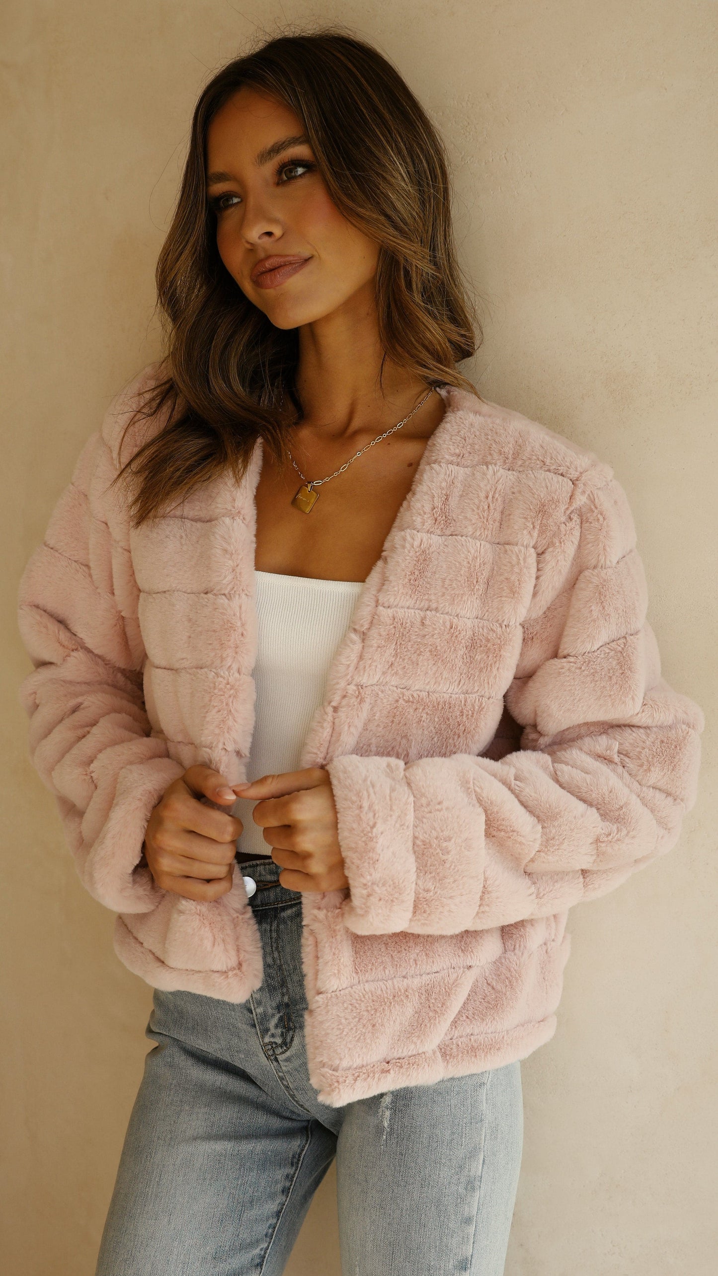 Veste en Fausse Fourrure – Élégance Confortable