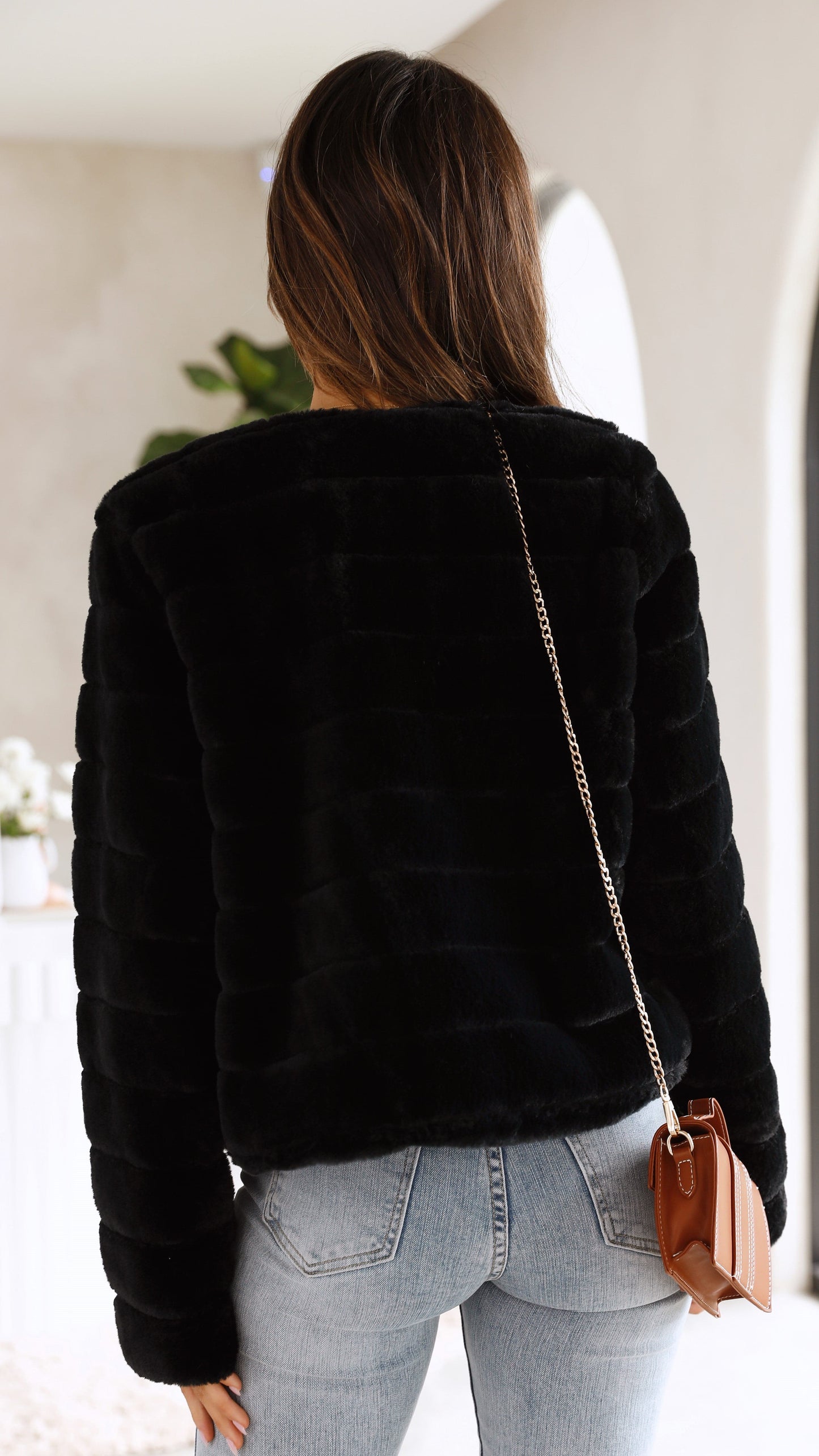 Veste en Fausse Fourrure – Élégance Confortable