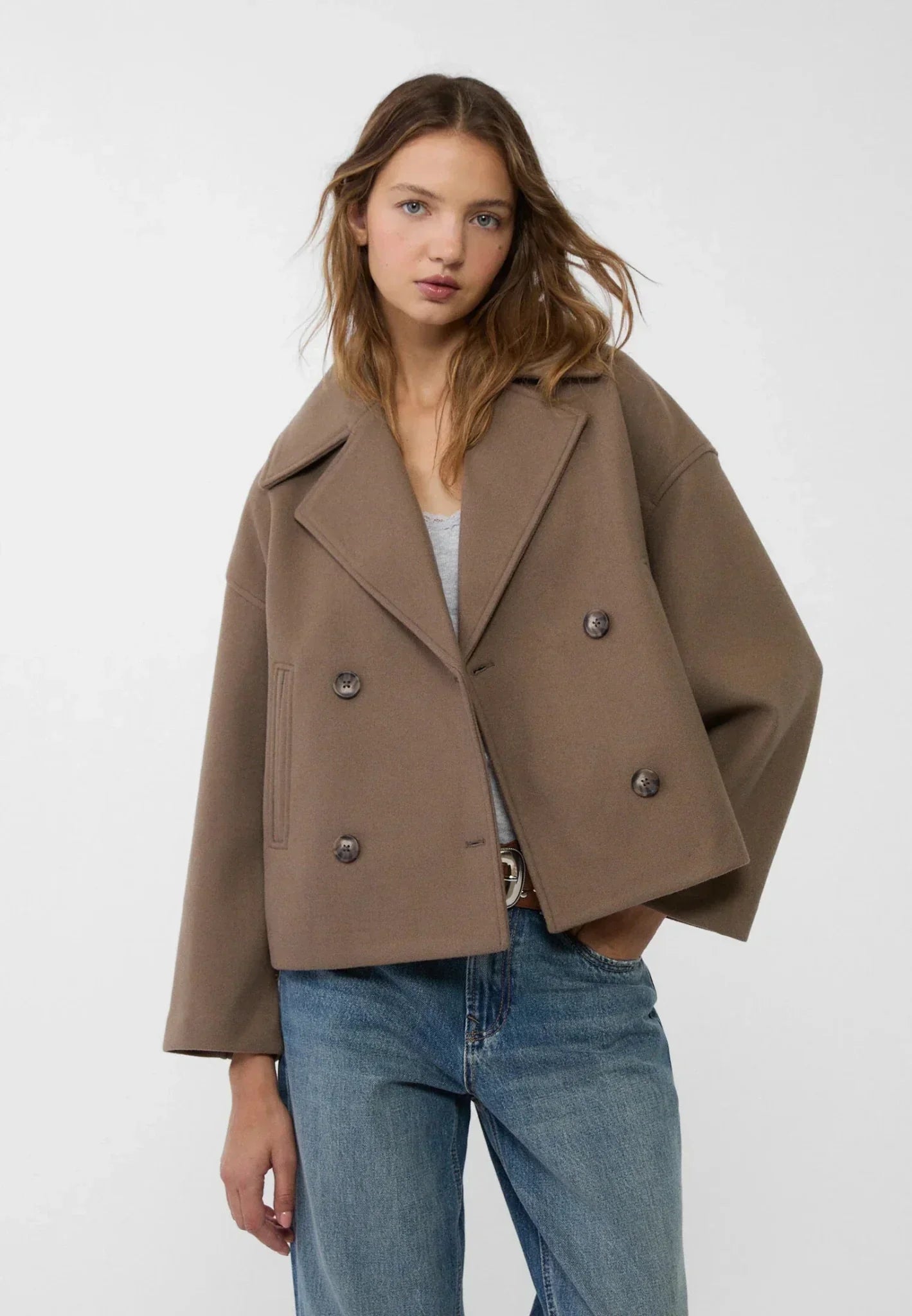 Veste Croisée Courte – Élégance Intemporelle