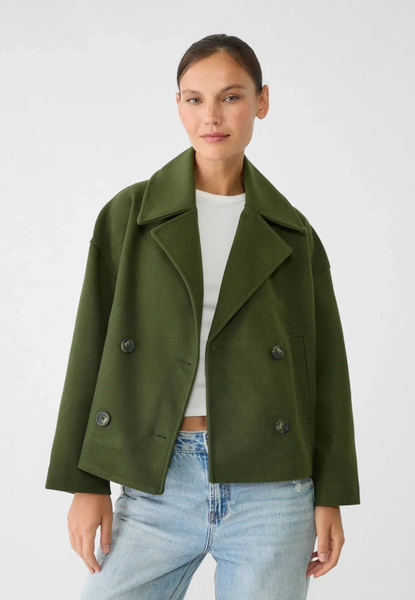 Veste Croisée Courte – Élégance Intemporelle