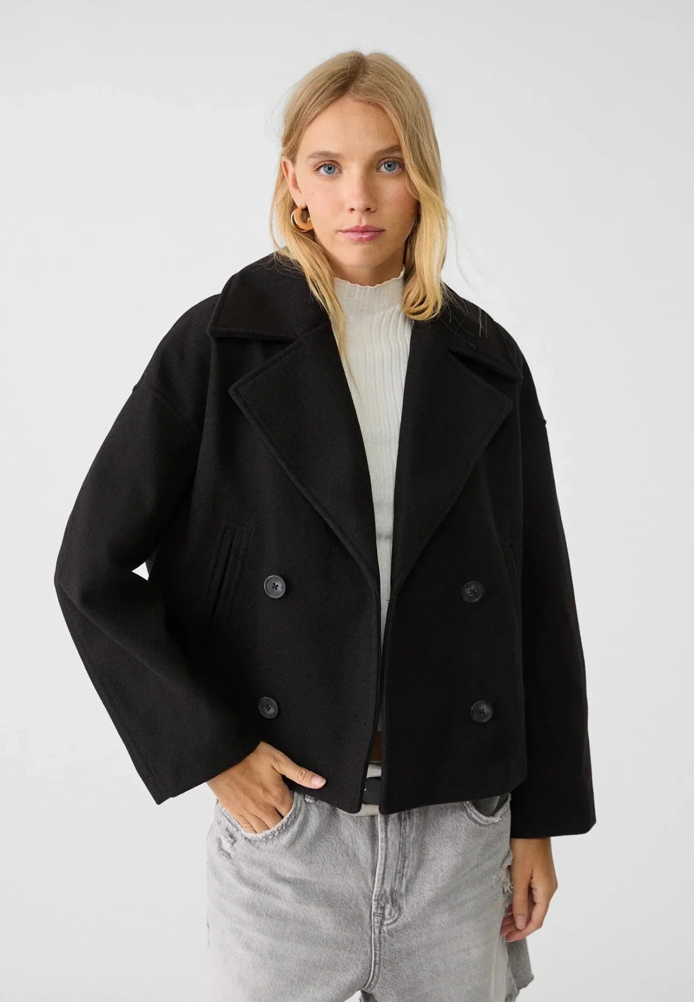 Veste Croisée Courte – Élégance Intemporelle