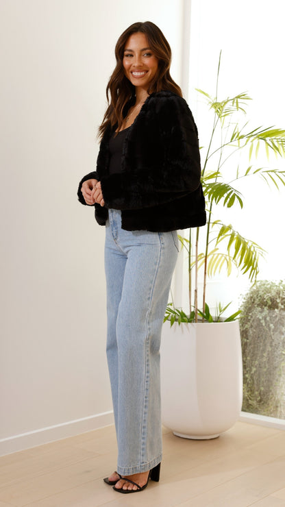 Veste en Fausse Fourrure – Élégance Confortable