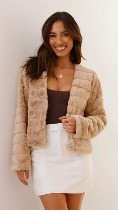 Veste en Fausse Fourrure – Élégance Confortable