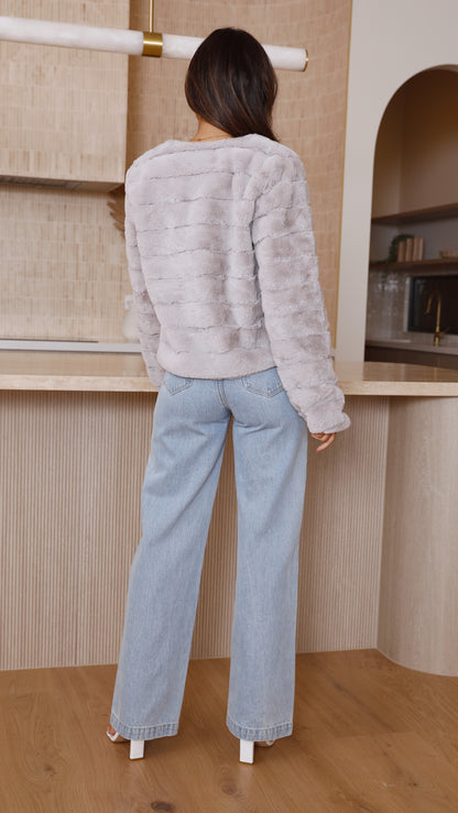 Veste en Fausse Fourrure – Élégance Confortable